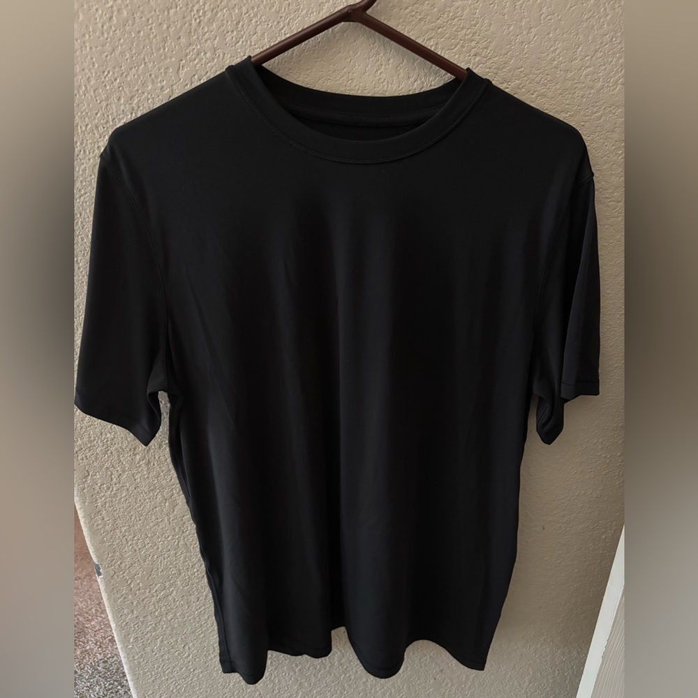 Lululemon tee